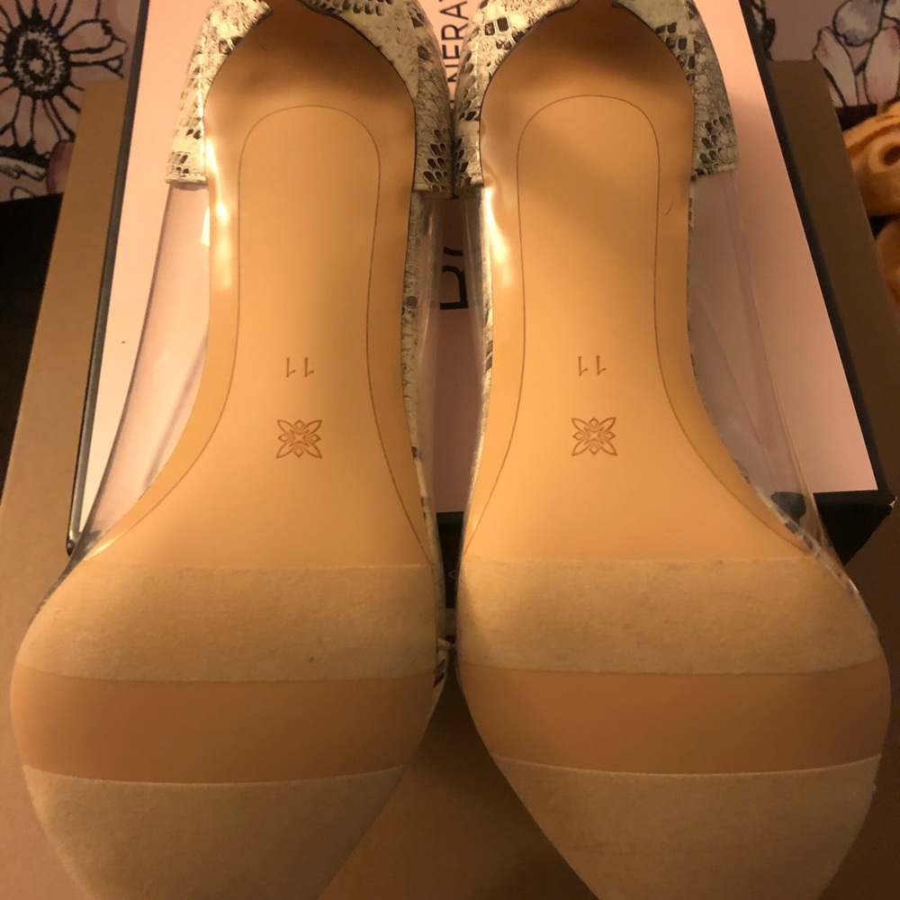 Shoes - Picture 4 of 5